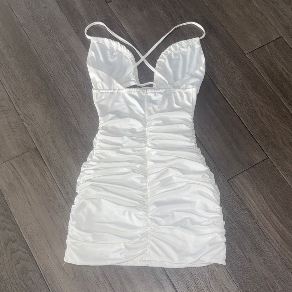 Sexy White stretchy fitted strappy ruched mini dress - Picture 5 of 7